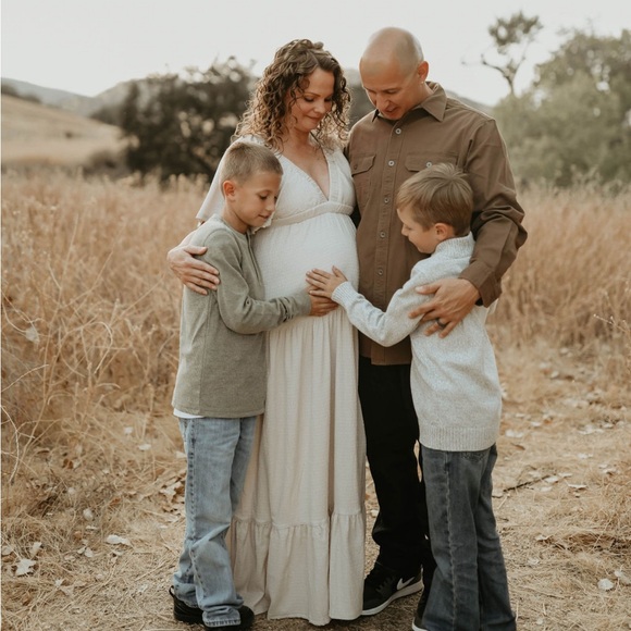 Heeeey.. I’m Moreena - Picture 9 of 10